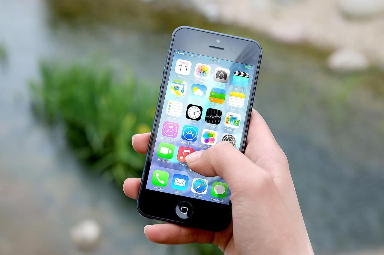 Key Features to Consider When Buying Premium Tech Gadgets